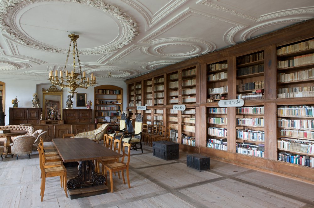 (c) Kloster Holzen Hotel GmbH